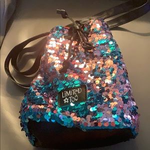 Límited too sequined bag